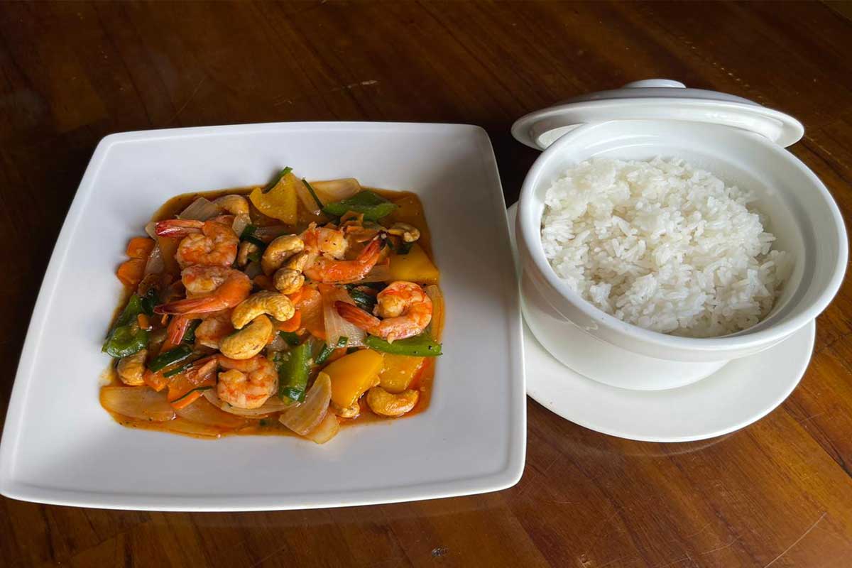 Sauteed Shrimps with Cashew Nuts